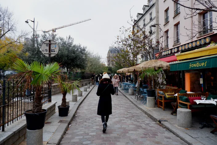 Approaching Shakespeare and Company
